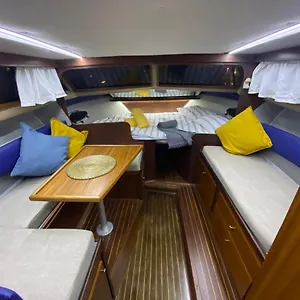 https://laura-boat.catalonia-hotels.com